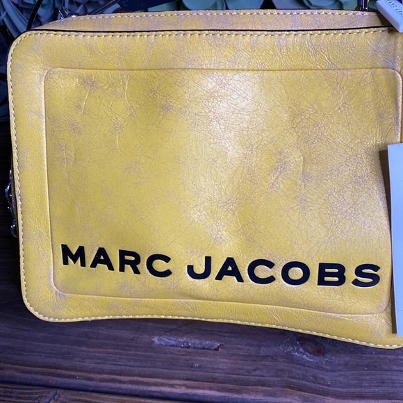 Marc Jacobs Yellow Textured Leather Square Handled Two Compartment Shoulder Bag - Picture 12 of 17